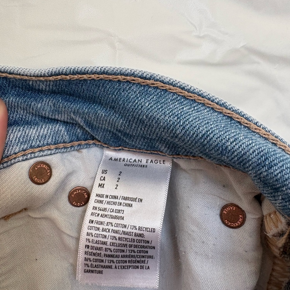 American Eagle Strigid Perfect Bermuda 13” Denim Short - Picture 3 of 3